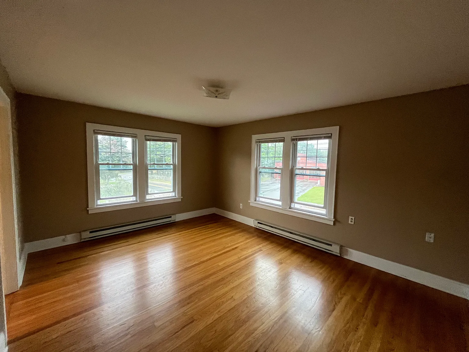 2 bed, 1100 sqft, $2,500 — Photo 2