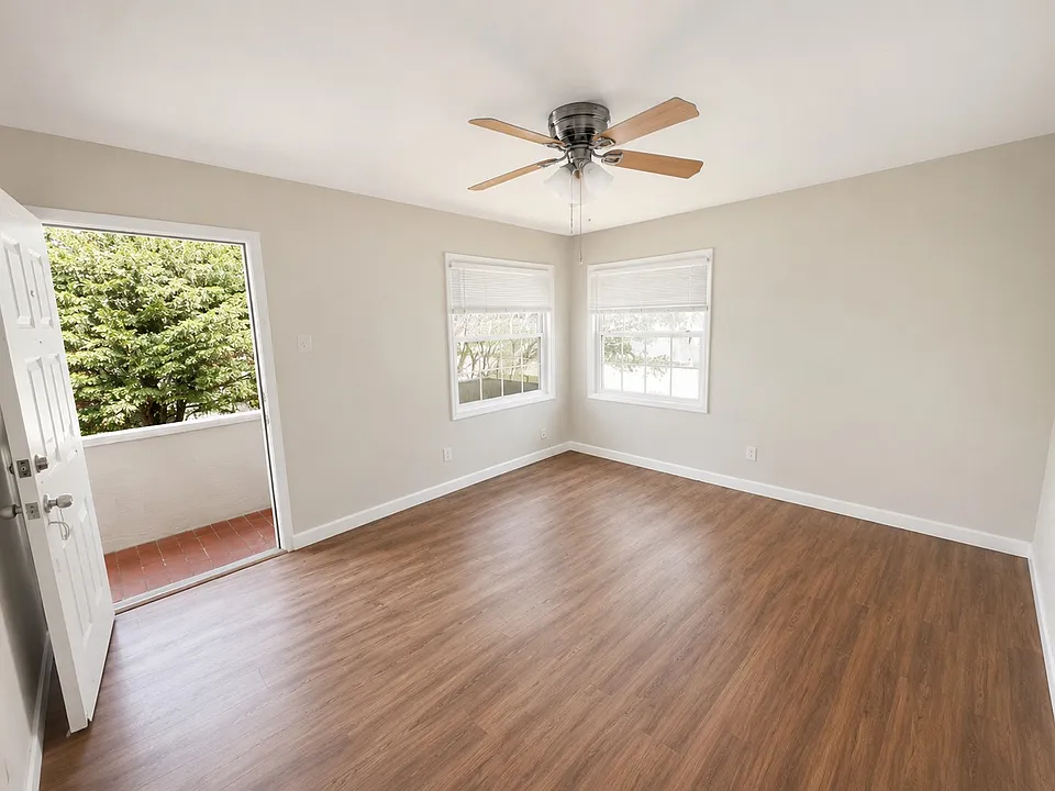 5067-69 Voltaire St #5067