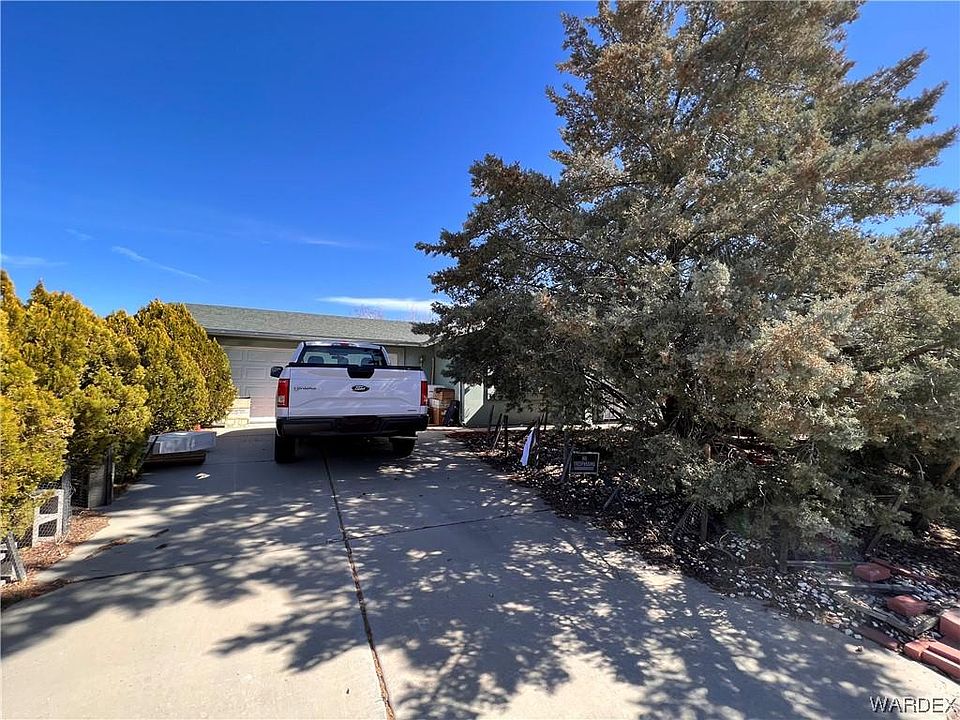 2nd image of 3284 N Yuma St