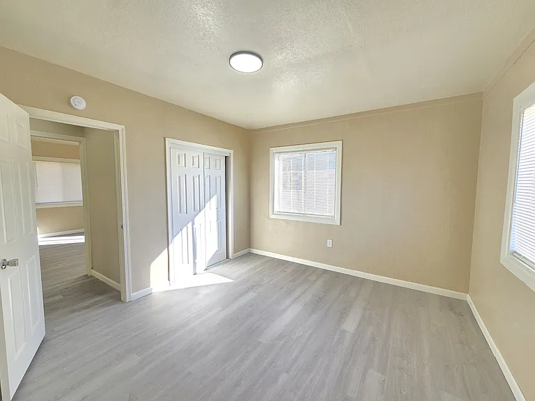 8651 S Loop Blvd — Photo 9