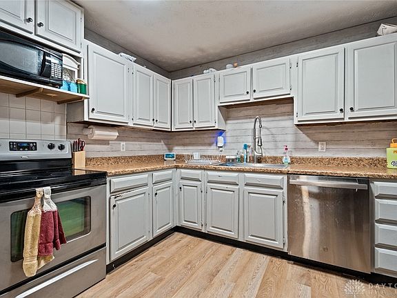 5th image of 1227 Fyffe Ave