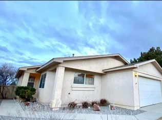 520 Medina Meadows Dr NE, Rio Rancho, NM 87144