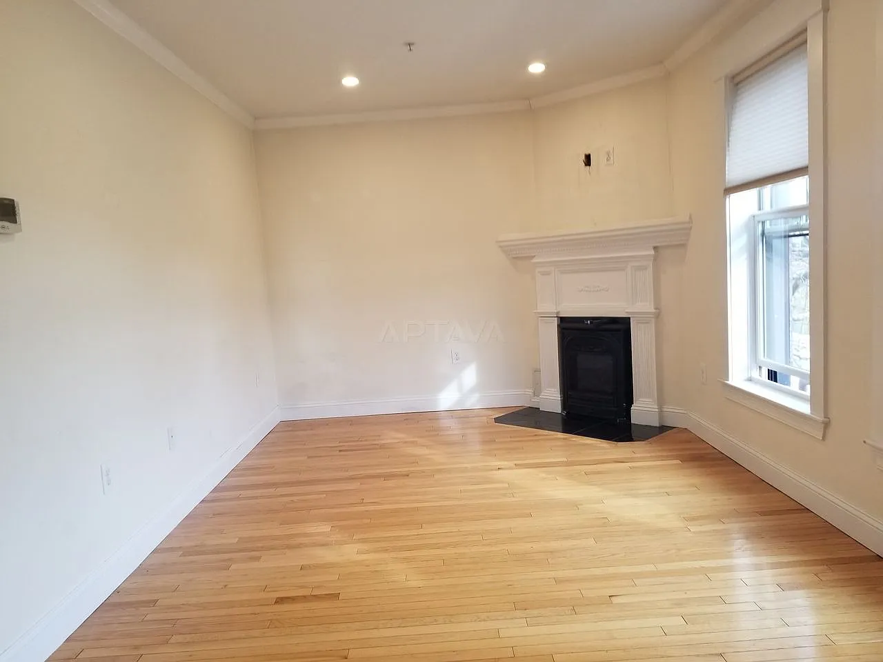 Beautiful Assembly Row area, 2 bedroom, 1 bathroom apartment — Photo 4