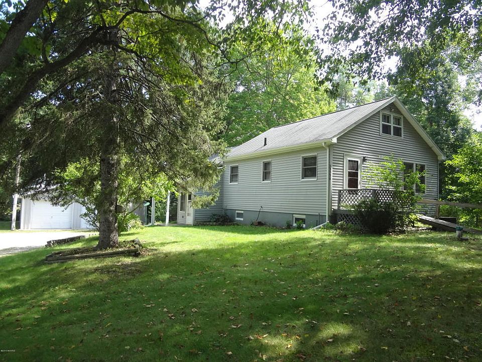 1st image of 23530 Lynn Ave