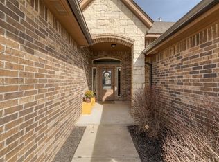 11721 SW 14th St, Yukon, OK 73099