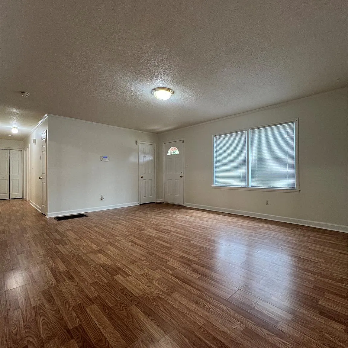 3 bed, 2.0 bath, $1,600 — Photo 3