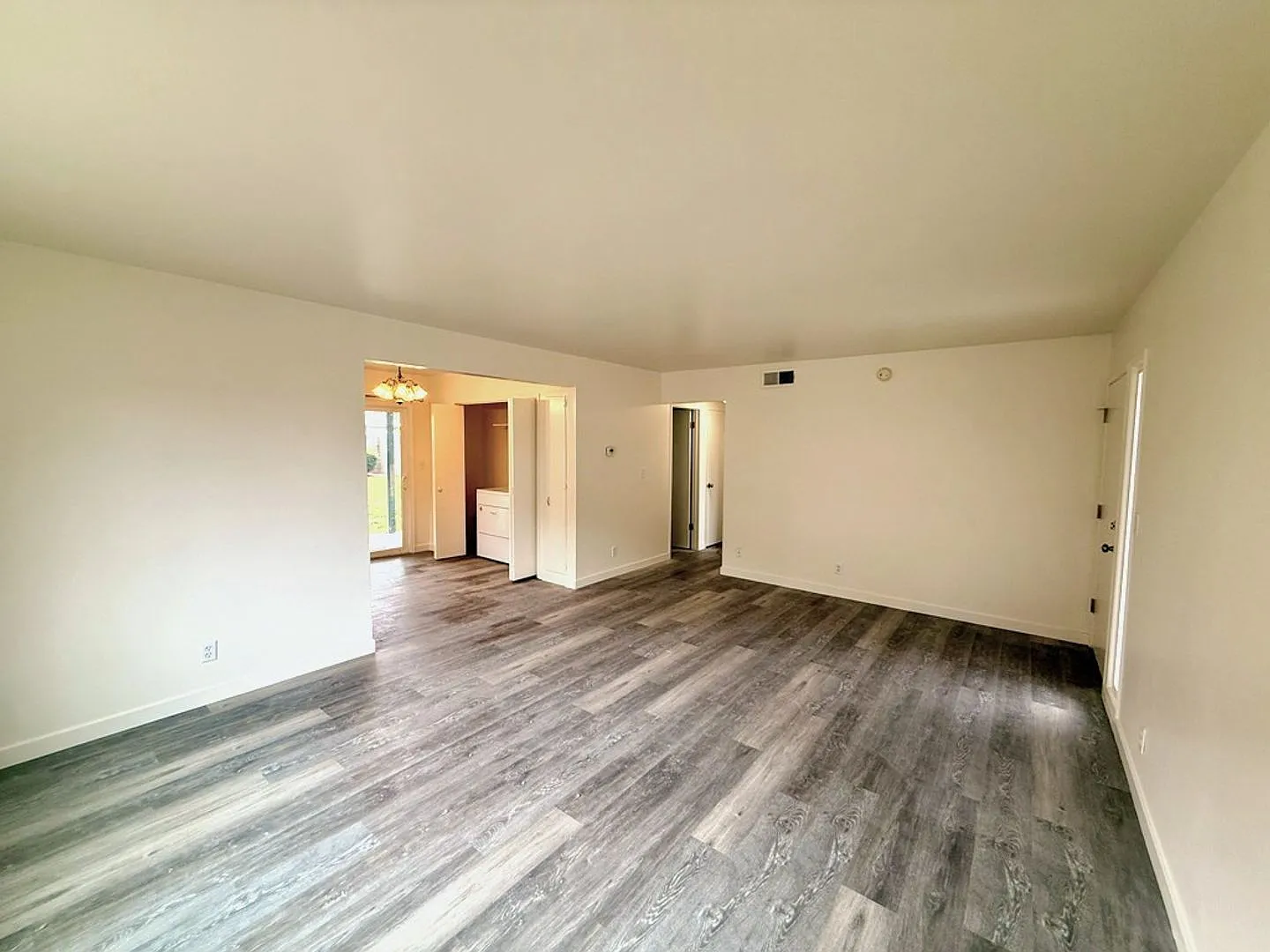 M36180E — Photo 1