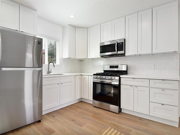 5th image of 22448 Berdon St