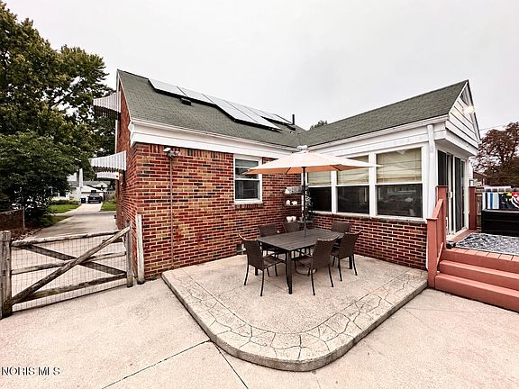 5th image of 539 Ansonia St