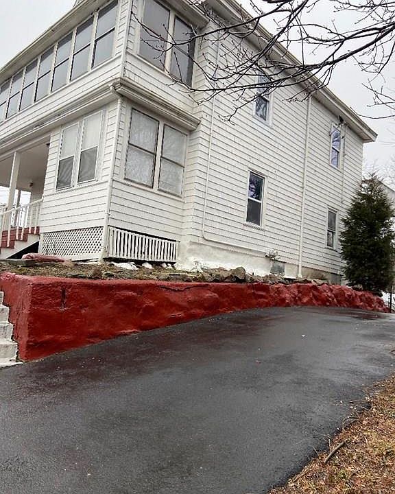 1st image of 80 Station St #2
