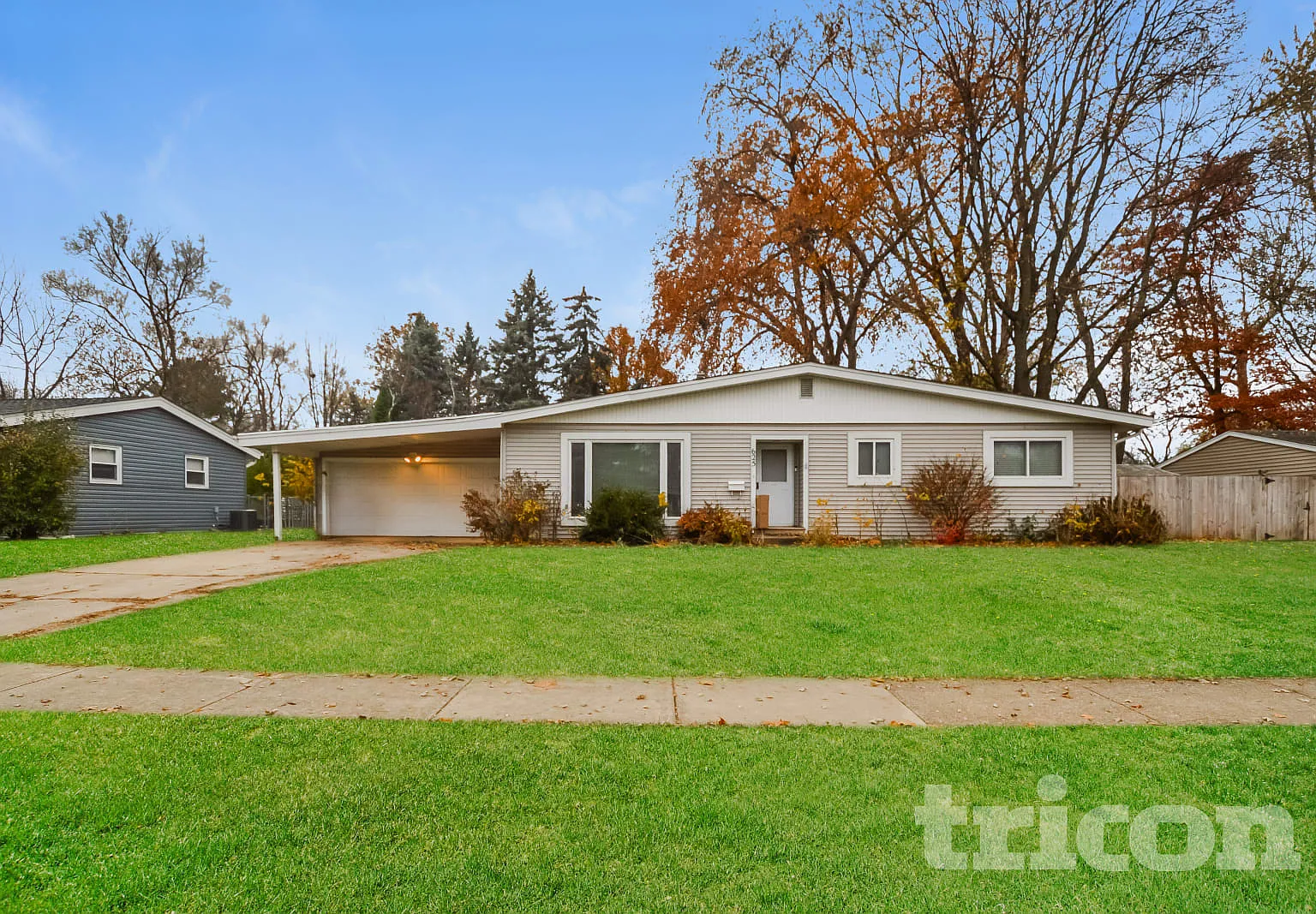 625 East Macarthur Drive Palatine IL — Photo 1