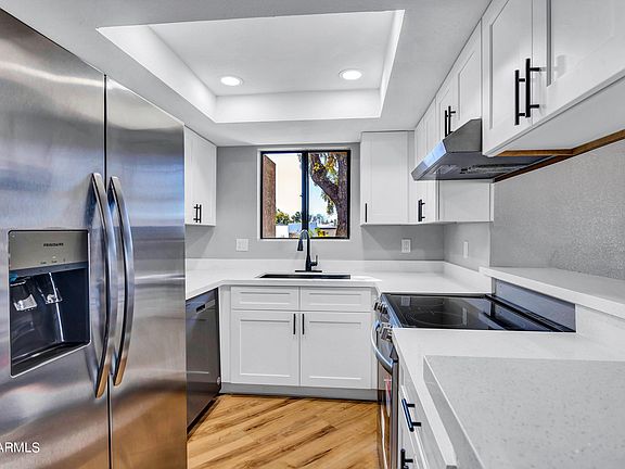 2nd image of 1352 E HIGHLAND Avenue #212