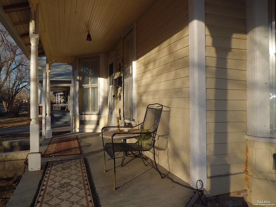 2nd image of 451 S 9th St