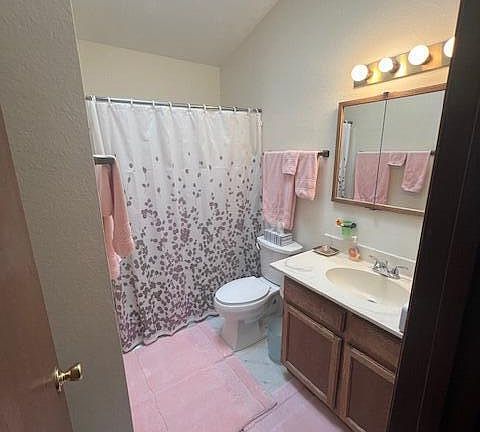 5th image of 841 W Center St