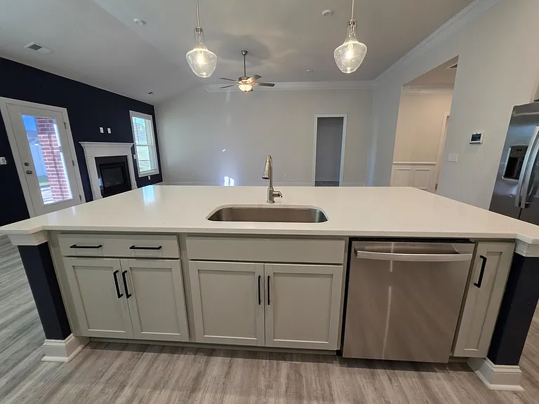 3360 Rustic Dr — Photo 6