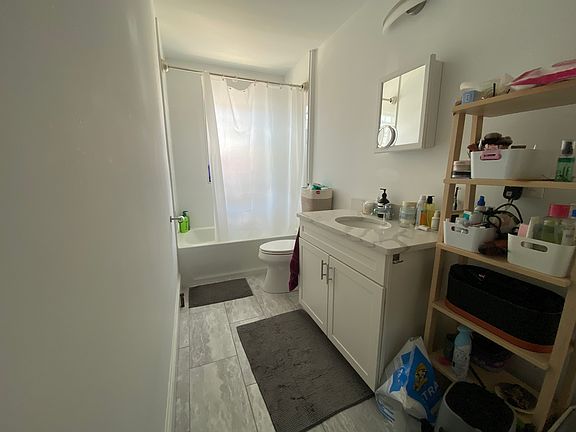 5th image of 52 Englewood Ave #3