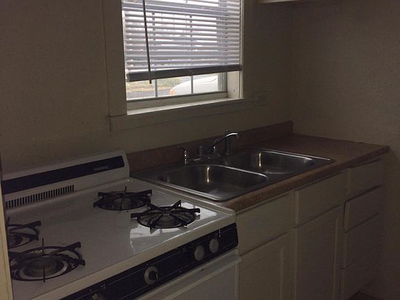 5th image of 1000 N Lake St