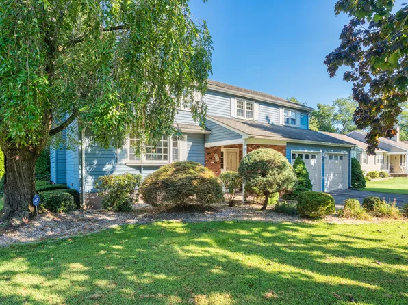 39 Pondside Lane, Rocky Hill, CT 06067