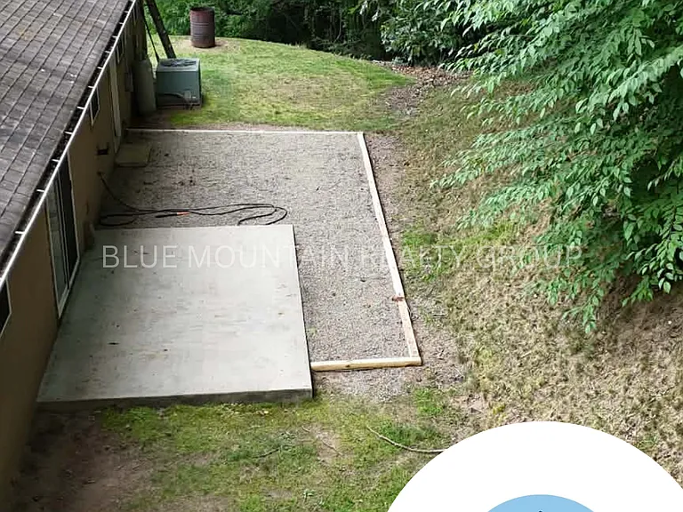 158 Hayfield Dr — Photo 5