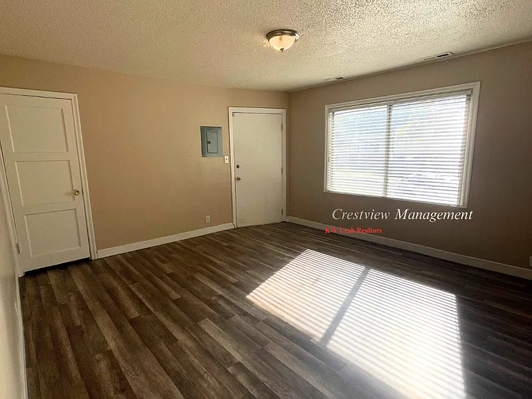 Lindell Fourplex — Photo 2