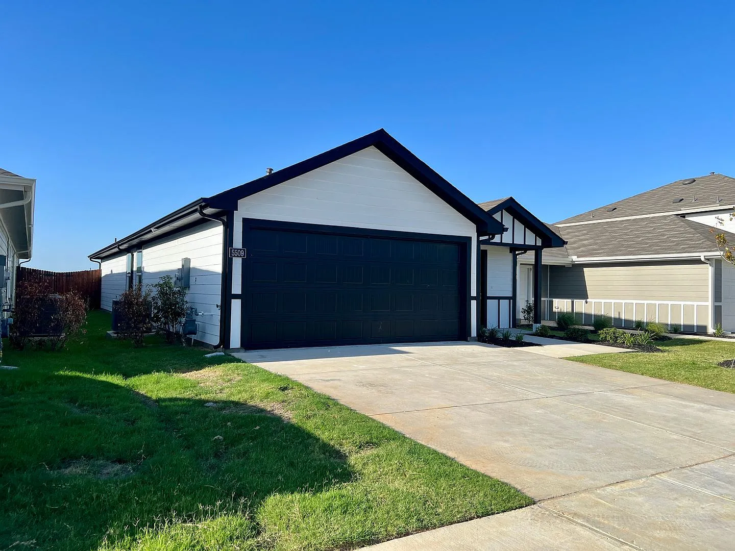 5529 Rollins, Denton for RENT — Photo 2