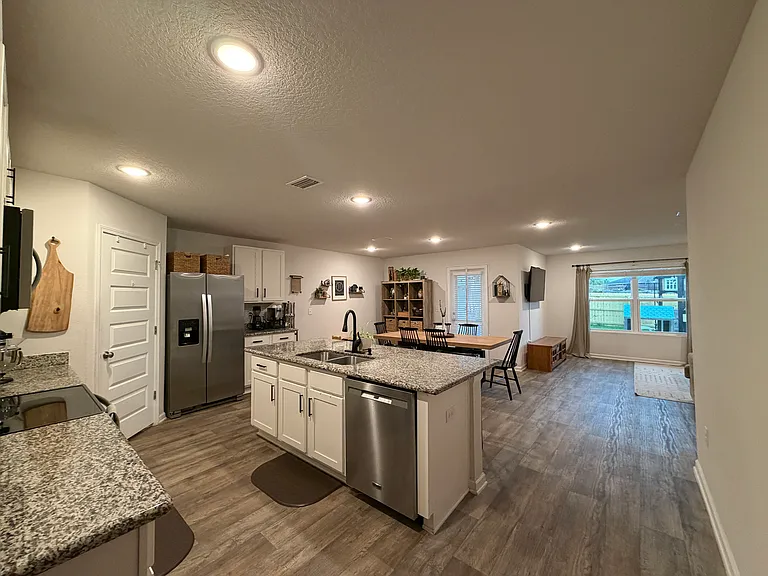 5699 Guinevere Ln — Photo 12
