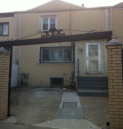2nd image of 6262 Grand Central Pkwy