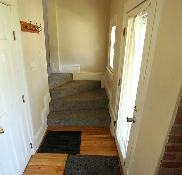 1019 S Washington St — Photo 4