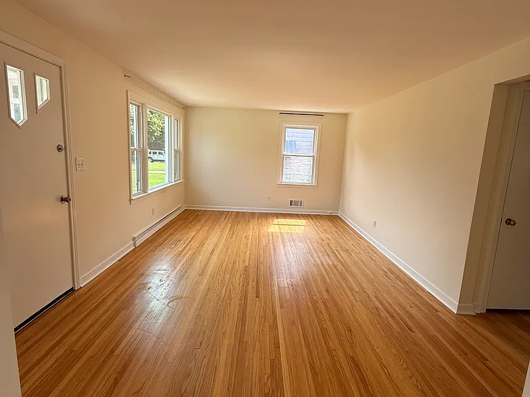 113 Argyle Ave #1 — Photo 5