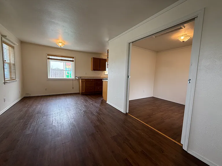 1075 Pacific Ave — Photo 6