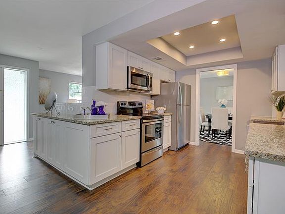5th image of 1328 Dickenson Dr