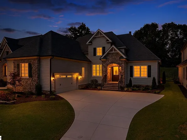 202 Chestnut Pond Ln, Simpsonville, SC 29681