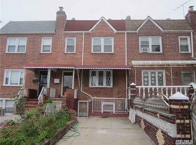 1st image of 22552 Murdock Ave