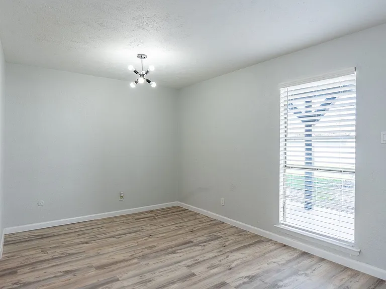 Sun Ridge Apartments — Photo 18