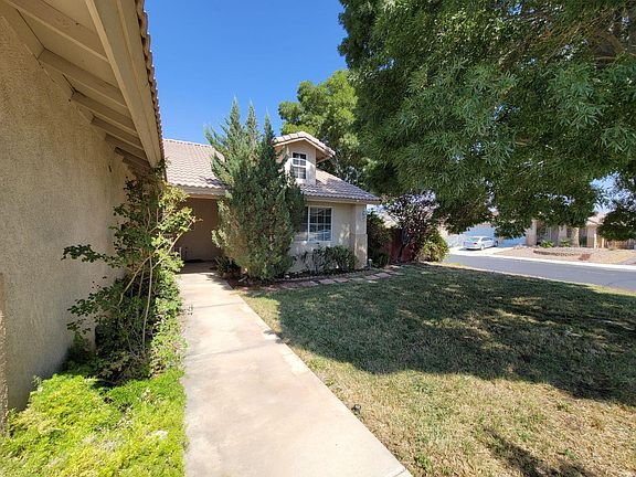 3rd image of 13620 Thistle St