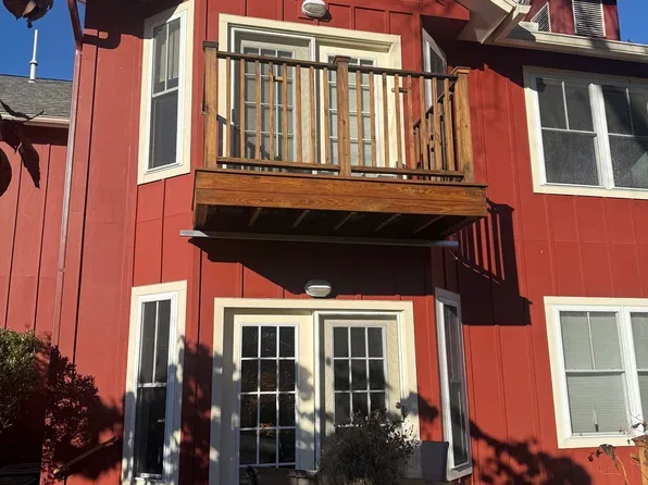 24 Myers Farm Ln #24, Greenfield, MA 01301