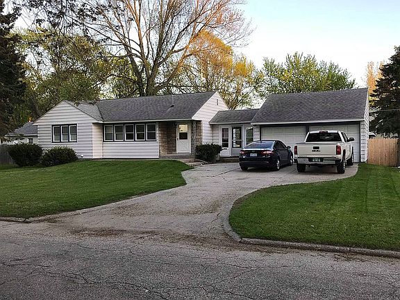 3rd image of 814 E Filer St