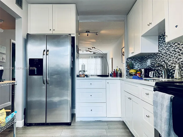 2300 Park Ln #201 — Photo 9