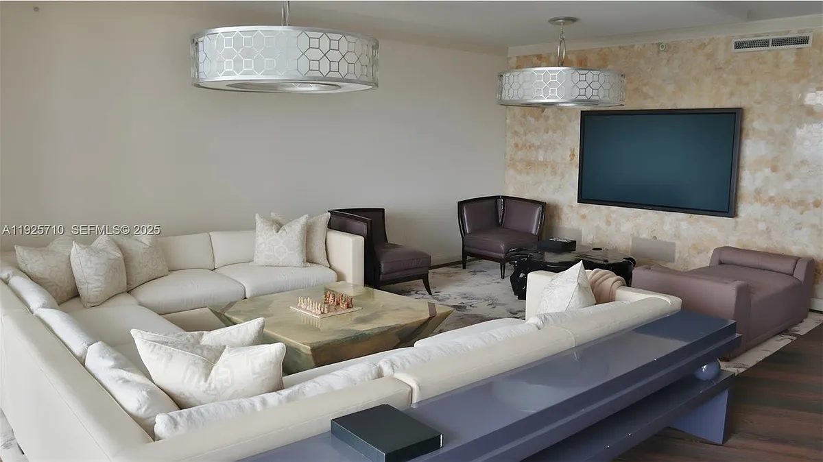 Building Photo - 10295 Collins Ave #1203