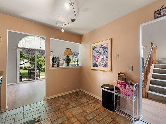 5th image of 1074 Woodhill Ct #1074