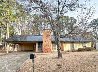 99 Gardenia Dr, Columbus, MS 39705