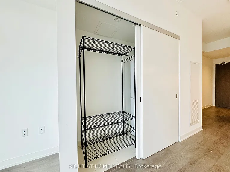 20 Richardson St #404 — Photo 16