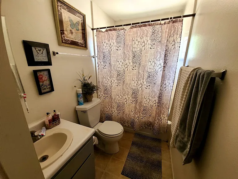 458 N Lillie Ave — Photo 4