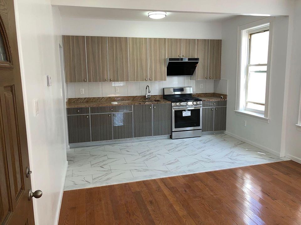 2nd image of 8613 88th Ave #2