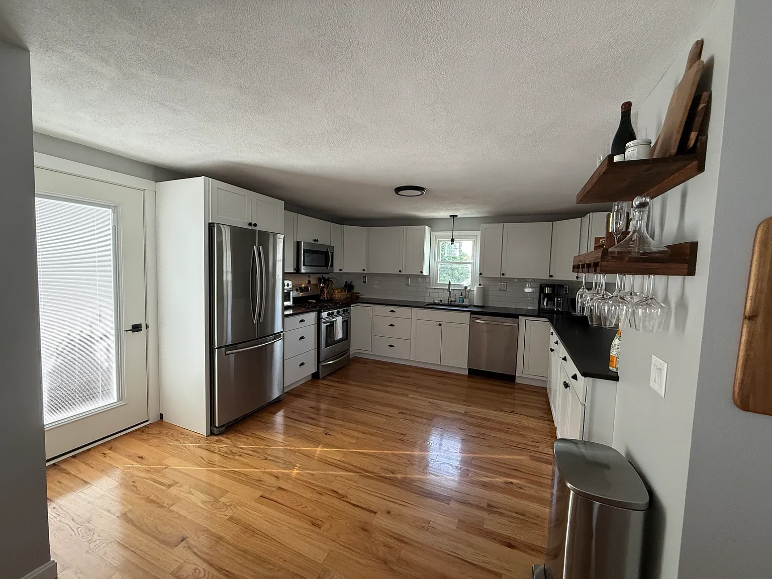 2 bed, 1008 sqft, $2,500 — Photo 1