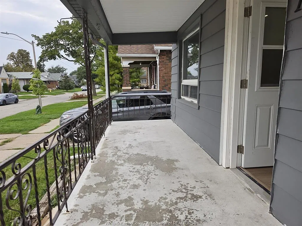 3 bed, $2,000 — Photo 4