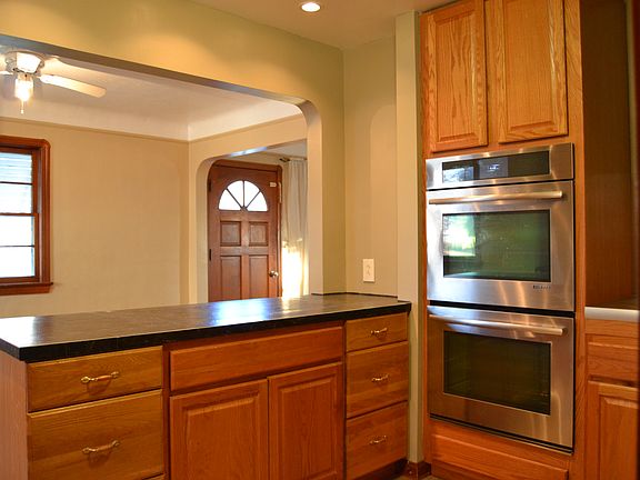 5th image of 7006 Parma Park Blvd