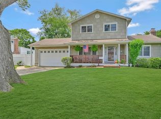 334 Wyandanch Rd, Sayville, NY 11782