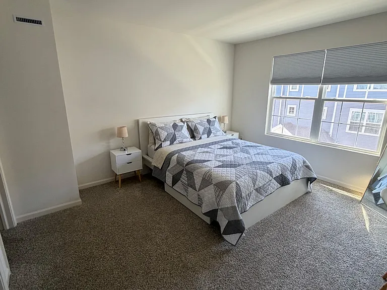 1555 Sequoia Way — Photo 14