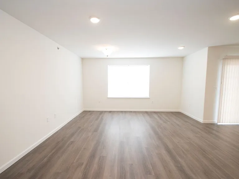 Apartments On Main — Photo 91